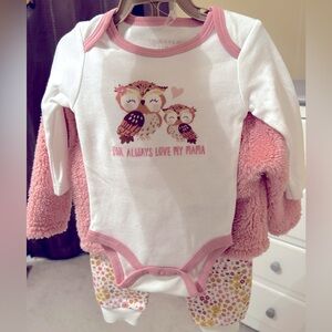 three piece baby girl set. new with tags. still on hanger.